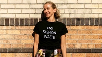 Christina Dean setzt sich seit über 18 Jahren für nachhaltige Kleidung ein und ist Gründerin der NGO Redress. Christina Dean setzt sich seit über 18 Jahren für nachhaltige Kleidung ein und ist Gründerin der NGO Redress.