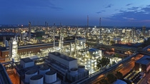 With 10 square kilometers of plant grounds in the heart of Europe, the Ludwigshafen site is the largest contiguous chemical complex in the world. A dense network of around 200 production facilities provides particularly favorable conditions for manufacturing complex and highly refined products. As a technology platform and center of excellence for the BASF Group, the site is a key source of innovation in products, methods, and processes. With 10 square kilometers of plant grounds in the heart of Europe, the Ludwigshafen site is the largest contiguous chemical complex in the world. A dense network of around 200 production facilities provides particularly favorable conditions for manufacturing complex and highly refined products. As a technology platform and center of excellence for the BASF Group, the site is a key source of innovation in products, methods, and processes.