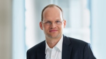 Dr. Dirk Elvermann, Member of the Board of Executive Directors, Chief Financial Officer (CFO) and Chief Digital Officer (CDO) of BASF SE Dr. Dirk Elvermann, Member of the Board of Executive Directors, Chief Financial Officer (CFO) and Chief Digital Officer (CDO) of BASF SE