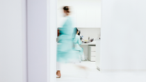 Blick in ein Schwesternzimmer einer Krankenstation. Blick in ein Schwesternzimmer einer Krankenstation.