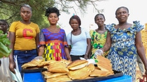 "Cobalt for Development" also helps families in mining areas to find new sources of income: For example, members of two women's associations have successfully completed training in bread-making. "Cobalt for Development" also helps families in mining areas to find new sources of income: For example, members of two women's associations have successfully completed training in bread-making.