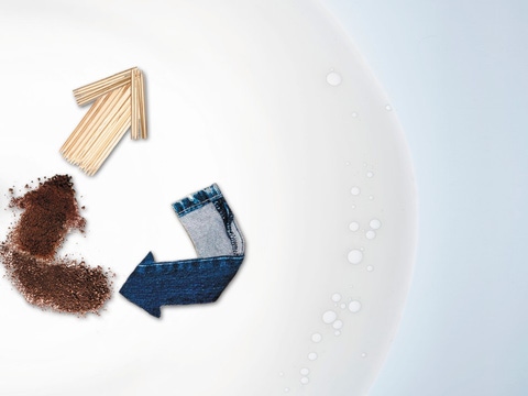 一堆咖啡渣绘出了一把电吉他的轮廓 一堆咖啡渣绘出了一把电吉他的轮廓