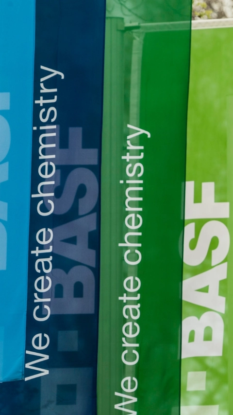 BASF Gesellschaftshaus  Fahnen