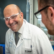 Forscher Stefan Lamotte in seinem Labor. Forscher Stefan Lamotte in seinem Labor.