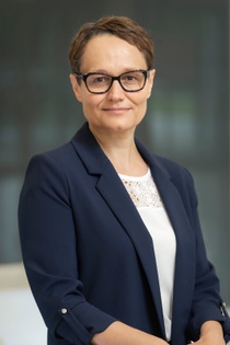 06672_2021 D 105 Porträt 3 Personen 06672_2021 D 105 Porträt 3 Personen