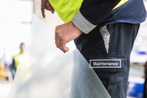 Nature as a role model. The structure of the surface imitates the properties of shark skin. (Photo: Sonja Brüggemann, Lufthansa Technik AG) Nature as a role model. The structure of the surface imitates the properties of shark skin. (Photo: Sonja Brüggemann, Lufthansa Technik AG)