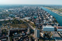 BASF SE with its main site in Ludwigshafen is the heart of the BASF Group. With around 250 productions facilities, hundreds of laboratories, technical centers, factories and offices in an area of approximately ten square kilometers, the site is the largest integrated chemical complex in the world. As the headquarters of BASF it is also the cradle of the Verbund concept, where production facilities, energy flows and logistics are linked together intelligently in order to utilize resources as efficiently as possible. BASF SE with its main site in Ludwigshafen is the heart of the BASF Group. With around 250 productions facilities, hundreds of laboratories, technical centers, factories and offices in an area of approximately ten square kilometers, the site is the largest integrated chemical complex in the world. As the headquarters of BASF it is also the cradle of the Verbund concept, where production facilities, energy flows and logistics are linked together intelligently in order to utilize resources as efficiently as possible.