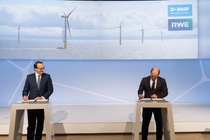 The CEOs of RWE and BASF, Dr. Markus Krebber and Dr. Martin Brudermüller, sign a letter of intent covering a wide-ranging cooperation for the creation of additional capacities for renewable electricity and the use of innovative technologies for climate protection. The CEOs of RWE and BASF, Dr. Markus Krebber and Dr. Martin Brudermüller, sign a letter of intent covering a wide-ranging cooperation for the creation of additional capacities for renewable electricity and the use of innovative technologies for climate protection.