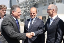 „Battery Materials meets Recycling“ on June 29, 2023 at BASF in Schwarzheide, Germany. From left to right: Maroš Šefčovič, European Commission Vice-Presidentfor Inter-institutional Relations and Foresight, Dr. Martin Brudermüller, Chairman of the Board of Executive Directors of BASF SE, Dr. Peter Schuhmacher, President Battery Materials and Recycling and Catalysts division. „Battery Materials meets Recycling“ on June 29, 2023 at BASF in Schwarzheide, Germany. From left to right: Maroš Šefčovič, European Commission Vice-Presidentfor Inter-institutional Relations and Foresight, Dr. Martin Brudermüller, Chairman of the Board of Executive Directors of BASF SE, Dr. Peter Schuhmacher, President Battery Materials and Recycling and Catalysts division.