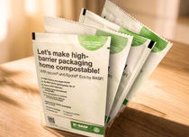 Das zertifiziert heimkompostierbare Biopolymer ecovio® kann jetzt auch dafür eingesetzt werden, unterschiedliche Barriereaufbauten auf Papier- oder Kunststoffsubstraten für flexible Verpackungen herzustellen.
Foto: BASF Das zertifiziert heimkompostierbare Biopolymer ecovio® kann jetzt auch dafür eingesetzt werden, unterschiedliche Barriereaufbauten auf Papier- oder Kunststoffsubstraten für flexible Verpackungen herzustellen.
Foto: BASF