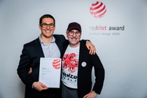 The Red Dot for the automotive color ZENOMENON has been presented to Ryan Pearson; Co-Founder and CEO Cypris Materials (left) and Mark Gutjahr; Global Head of Automotive Color Design for BASF (right) during the festive Designers’ Night at the Red Dot Design Museum. The Red Dot for the automotive color ZENOMENON has been presented to Ryan Pearson; Co-Founder and CEO Cypris Materials (left) and Mark Gutjahr; Global Head of Automotive Color Design for BASF (right) during the festive Designers’ Night at the Red Dot Design Museum.