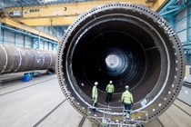 The 140 foundations for the wind farm being produced have a length of ca. 60-75 meters, with a diameter of 7m at the top and 8m at the bottom. (Vattenfall/Jorrit Lousberg) The 140 foundations for the wind farm being produced have a length of ca. 60-75 meters, with a diameter of 7m at the top and 8m at the bottom. (Vattenfall/Jorrit Lousberg)