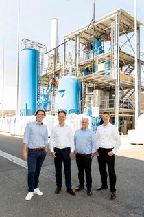 From left: Daniel Odenthal, COO ARCUS; Christoph Gahn, Vice President Chemical Recycling Business & Technologies BASF; Markus Klatte, CFO ARCUS; Stefan Strege, ChemCycling Projects Europe BASF. Photo: BASF 2022 From left: Daniel Odenthal, COO ARCUS; Christoph Gahn, Vice President Chemical Recycling Business & Technologies BASF; Markus Klatte, CFO ARCUS; Stefan Strege, ChemCycling Projects Europe BASF. Photo: BASF 2022